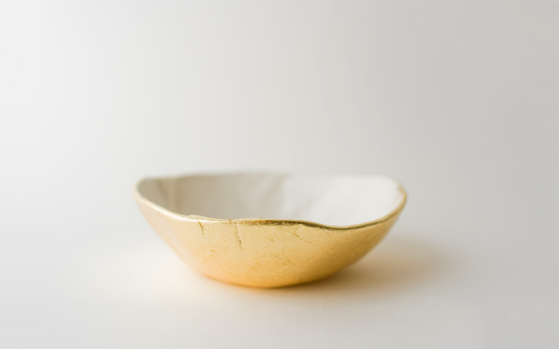 Photo of gold bottom dish